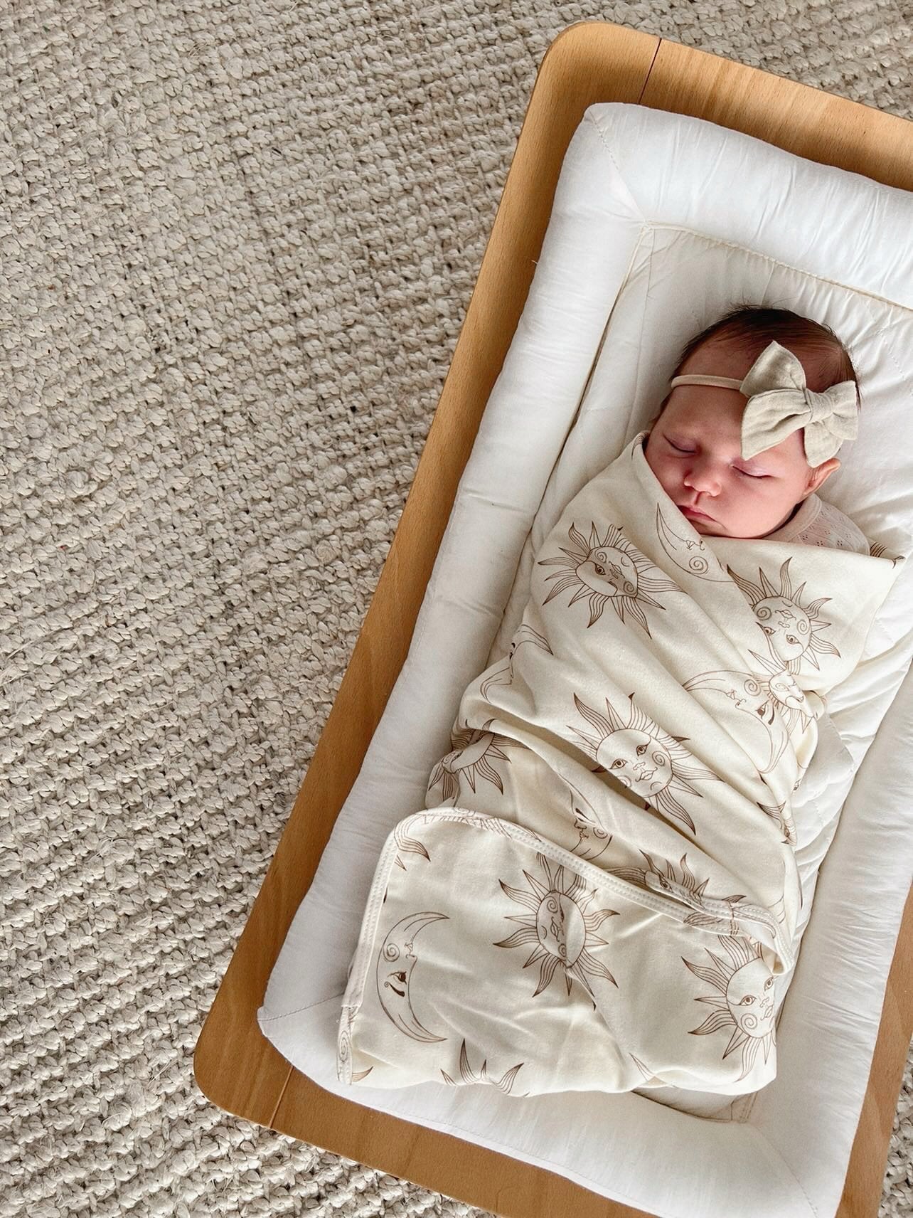 Swaddle| Luna